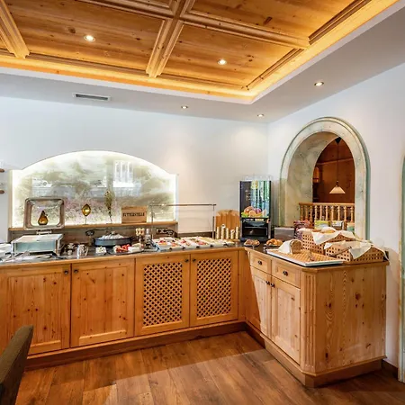 Hotell Hotel Alpinjuwel 3 Gerlos