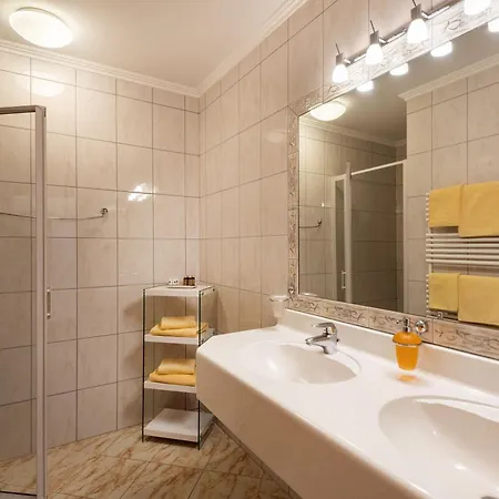 Hotel Alpinjuwel 3 Hotell Gerlos