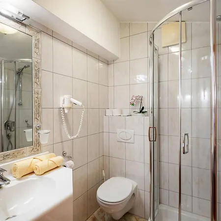 Otel Alpinjuwel 3 3*