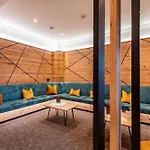 Hotel Alpinjuwel 3 Отель