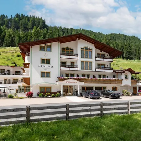 Отель Hotel Alpinjuwel 3