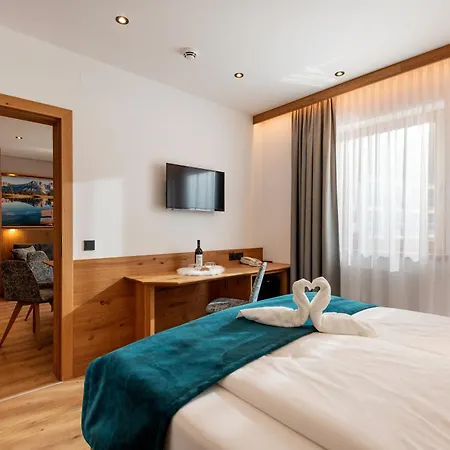 Hotel Alpinjuwel 3 Герлос